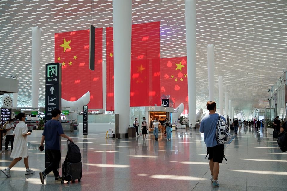 Trung Quốc rút ngắn thời gian cách ly tập trung đối với người nhập cảnh